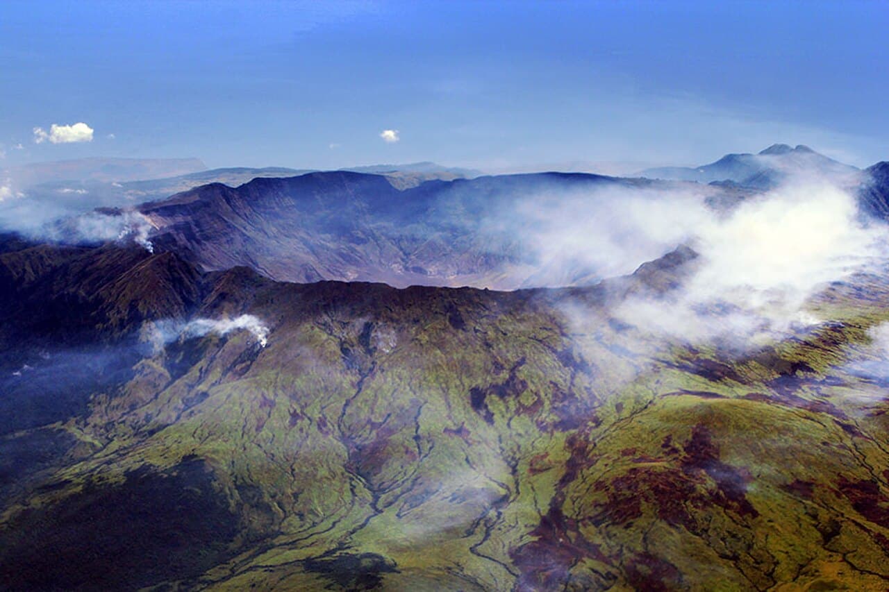 The caldera of Mount Tambora today, on the island of Sumbawa. The volcano lost roughly 1,200 metres of its summit in the April 1815 eruption.